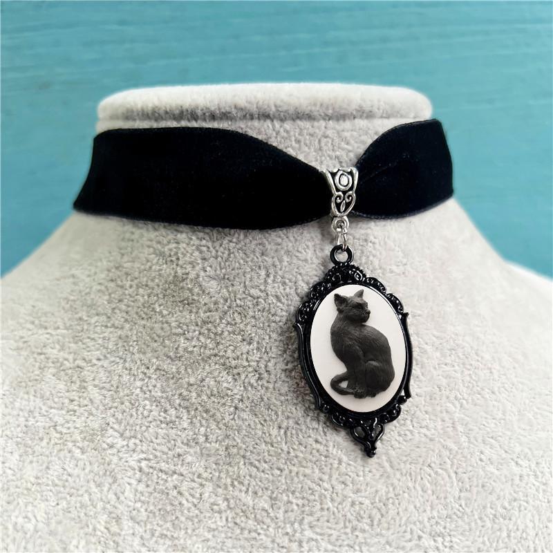 Wholesale Gothic Vampire Black Cat Pendant Necklace Alloy Chain Fashion Accessory
