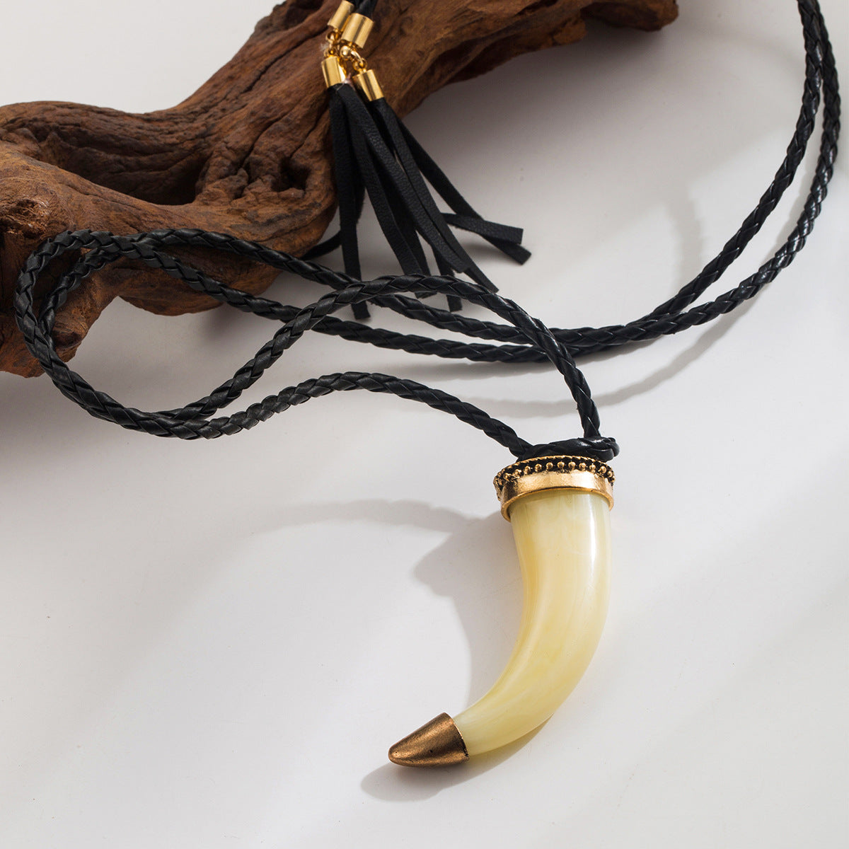 Wholesale  trend personality exaggerated resin horn pendant braided rope long necklace