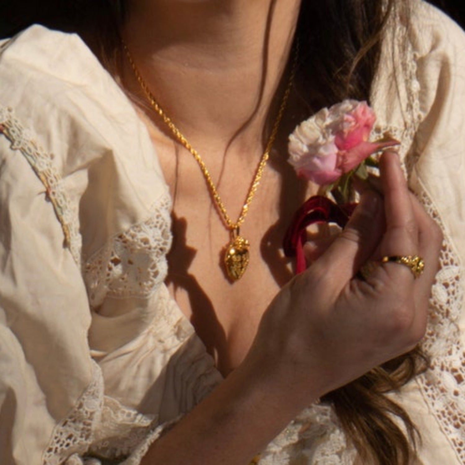 Wholesale Love flower photo album pendant square opening necklace