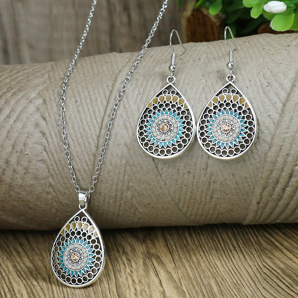 Wholesale Retro Turquoise Pendant Necklace Earrings Set