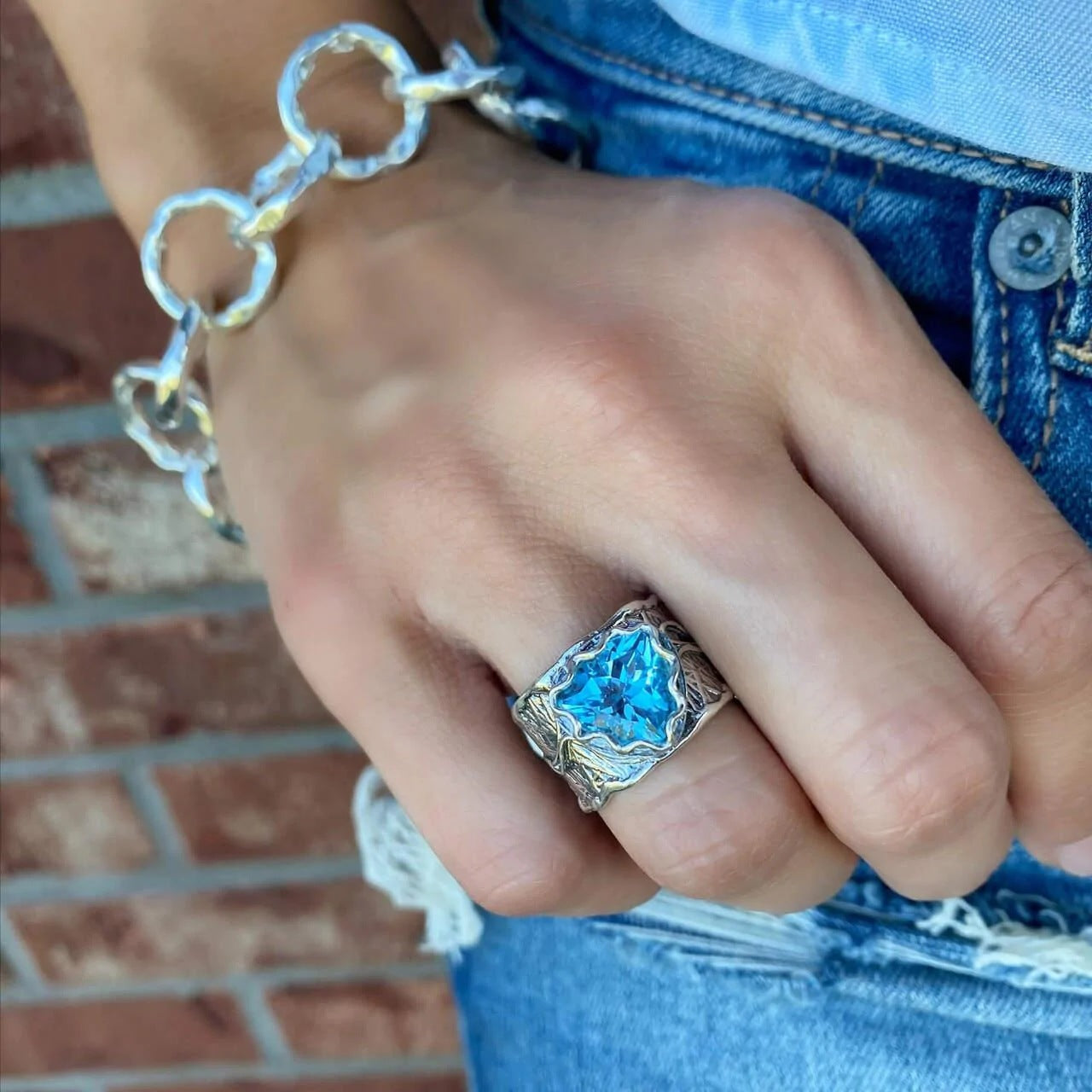 Wholesale  Fashion Retro Luxury Large Alloy Electroplated Blue Zircon Creative Ring for Men and Women