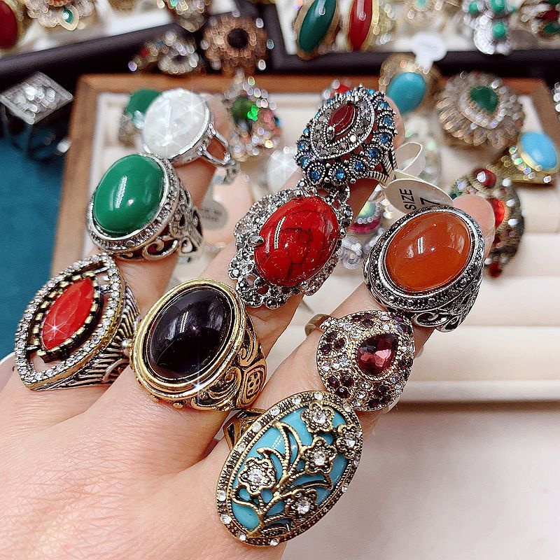 Wholesale Alloy Retro Turquoise Ring - Trendy Ethnic Jewelry Gift for Women