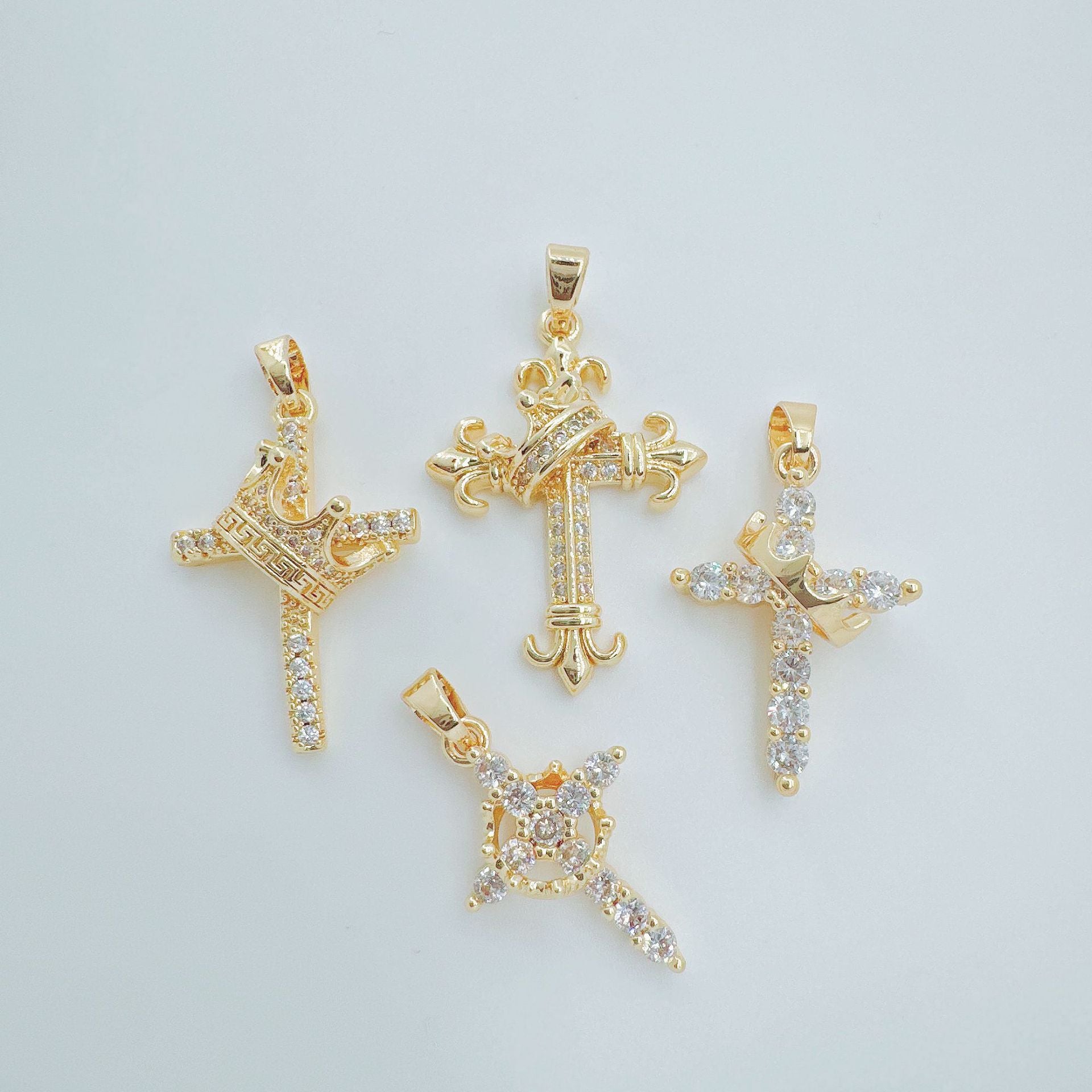 Wholesale Crown Cross Pendant Necklace Copper Electroplated Trendy Jewelry Accessory