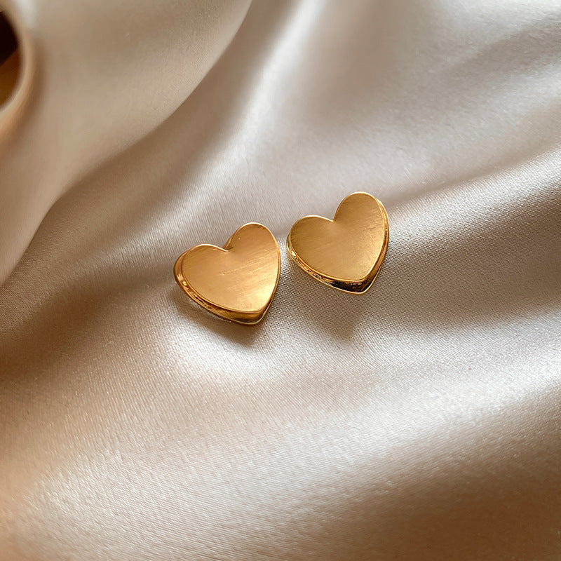 Wholesale Light Luxury  Frosted Heart Earrings