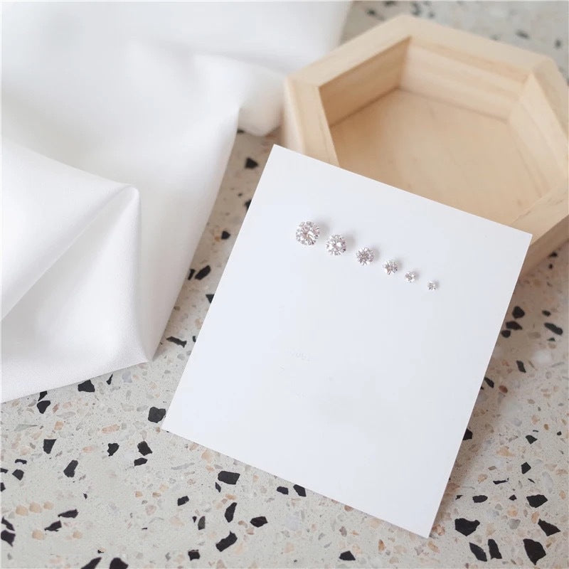 Wholesale S999 Sterling Silver Four-Claw Earrings  Light Luxury Earrings