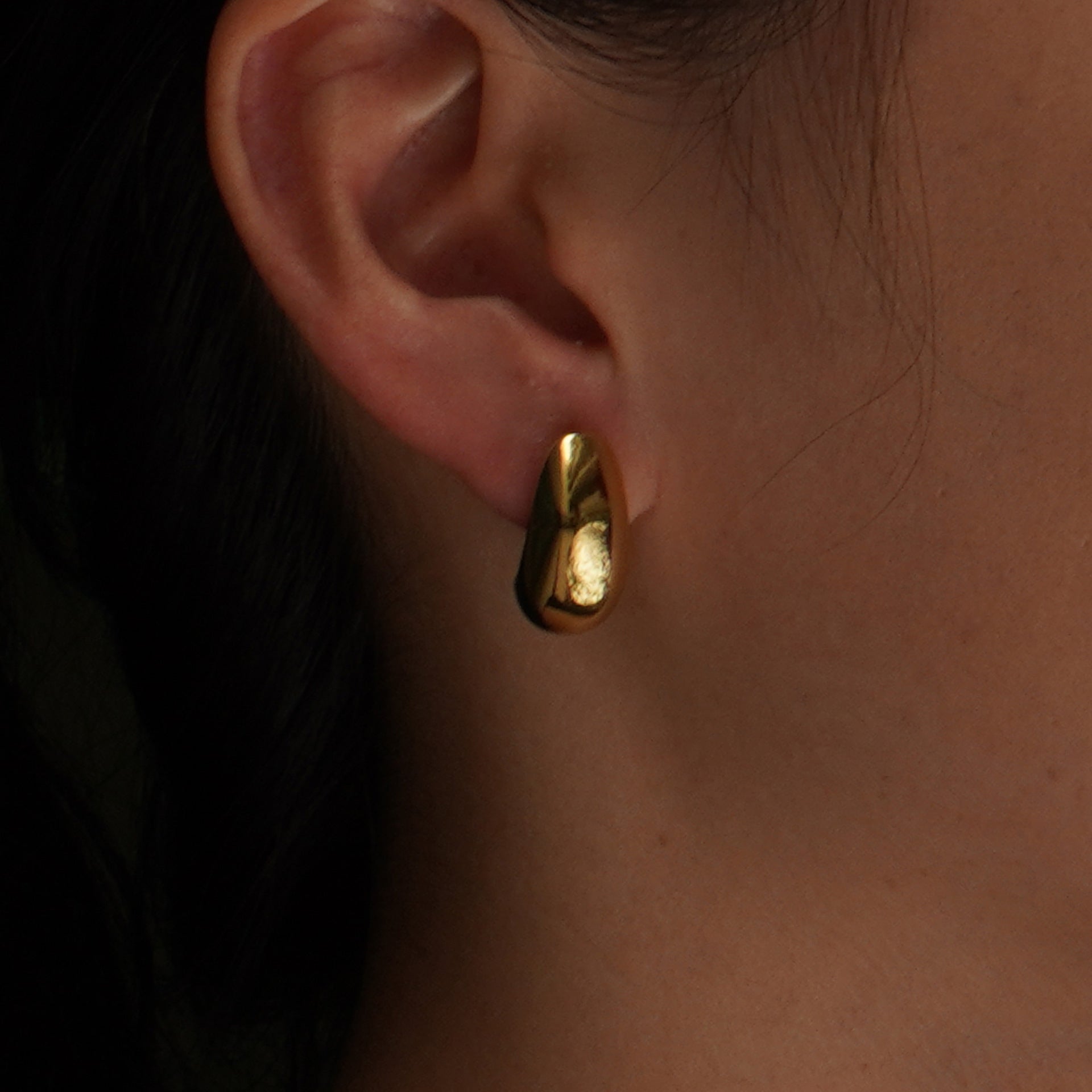 Wholesale  titanium steel earrings fashion personality smooth small water drop earrings