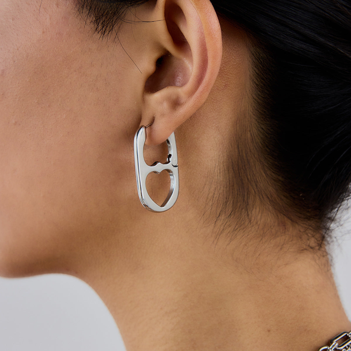 Wholesale 18K Gold Stainless Steel Smooth Can-Shaped Studs  Light Luxury Earrings