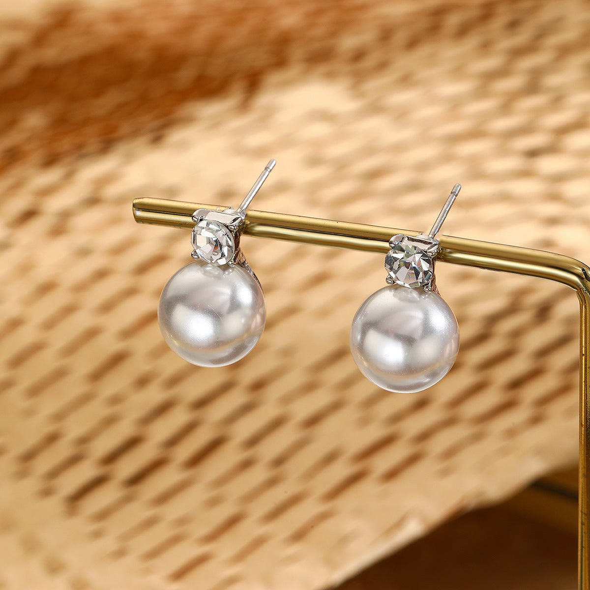Wholesale zircon exquisite small pearl earrings