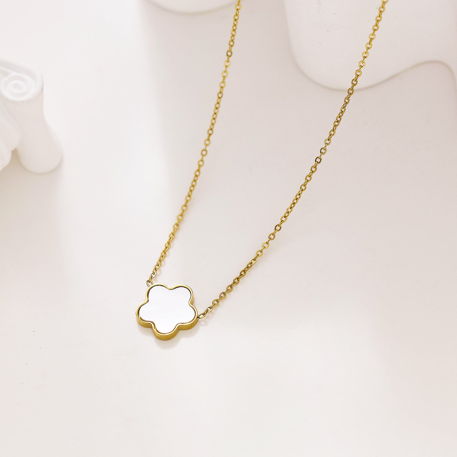 Wholesale Double-sided Five-leaf Flower Gold-plated Titanium Steel Necklace Choker Necklaces ACC-NE-DaLang001