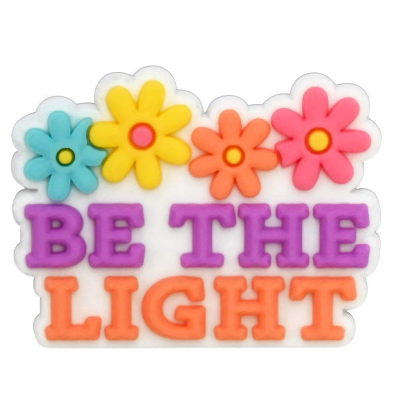 Decorazione casuale all'ingrosso della fibbia della scarpa di gomma morbida del PVC degli zoccoli della serie di frasi inglesi da 100 pezzi