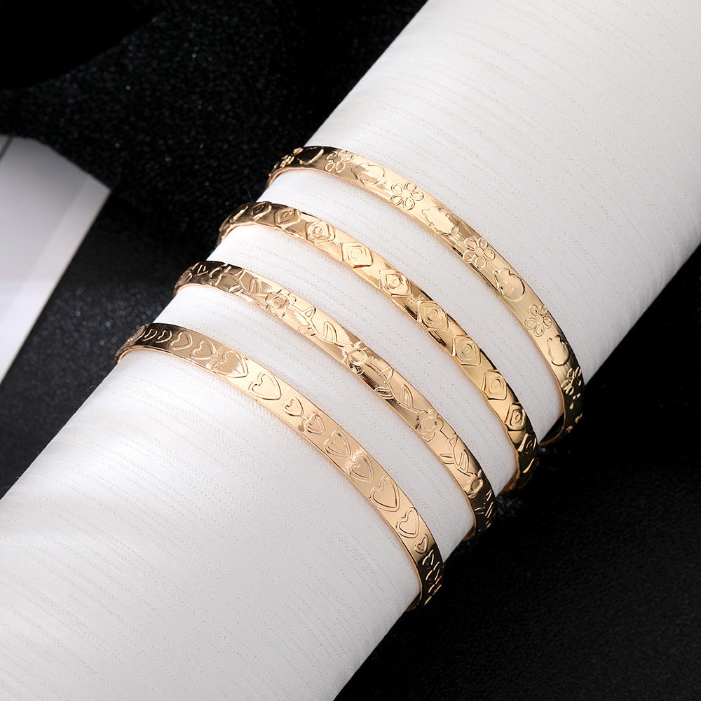 Wholesale  4pcs/set love flower pattern exaggerated personality bracelet