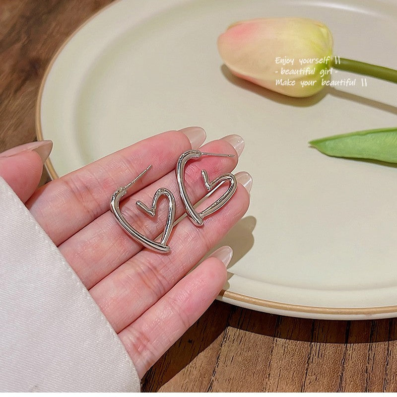 Wholesale  Love Earrings Light Luxury Earrings