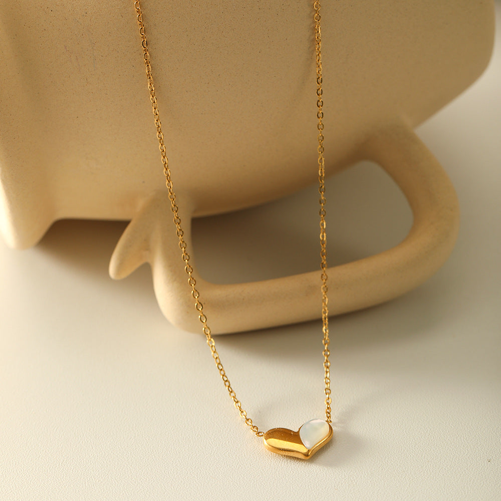 Wholesale  light luxury love heart necklace  stainless steel jewelry