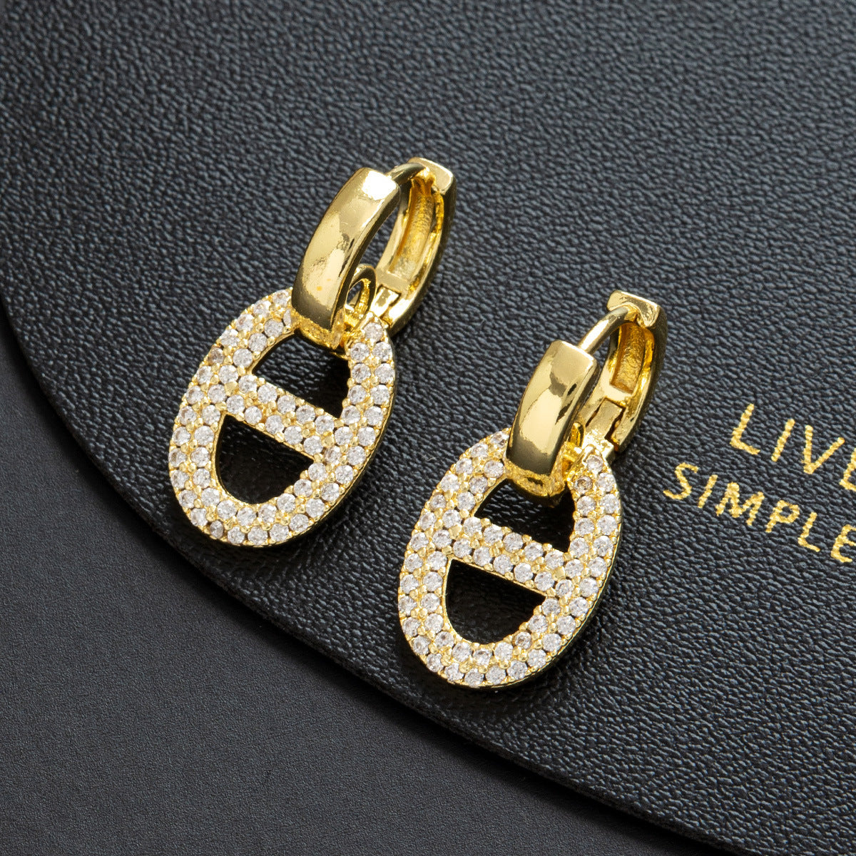 Wholesale Copper Zircon Vintage French Retro Pig Nose Earrings Chic Jewelry Accessory Gift Resale