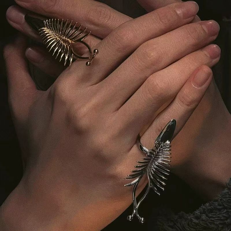 Wholesale Zinc Alloy Butterfly Bone Open Adjustable Ring Gold Tone Fashion Jewelry Accessory Boutique Resale