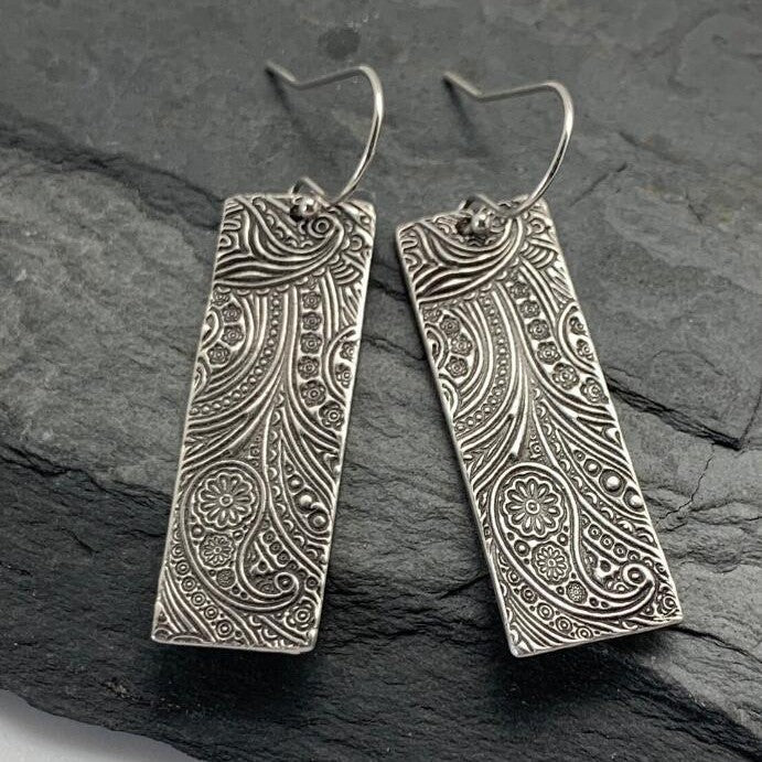 Wholesale Bohemian retro geometric carved flower alloy earrings
