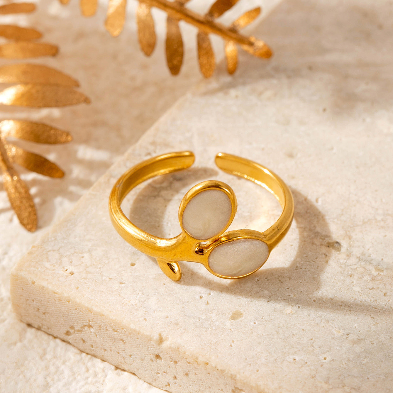 Wholesale Titanium steel  drop oil geometric leaves opening adjustable ring