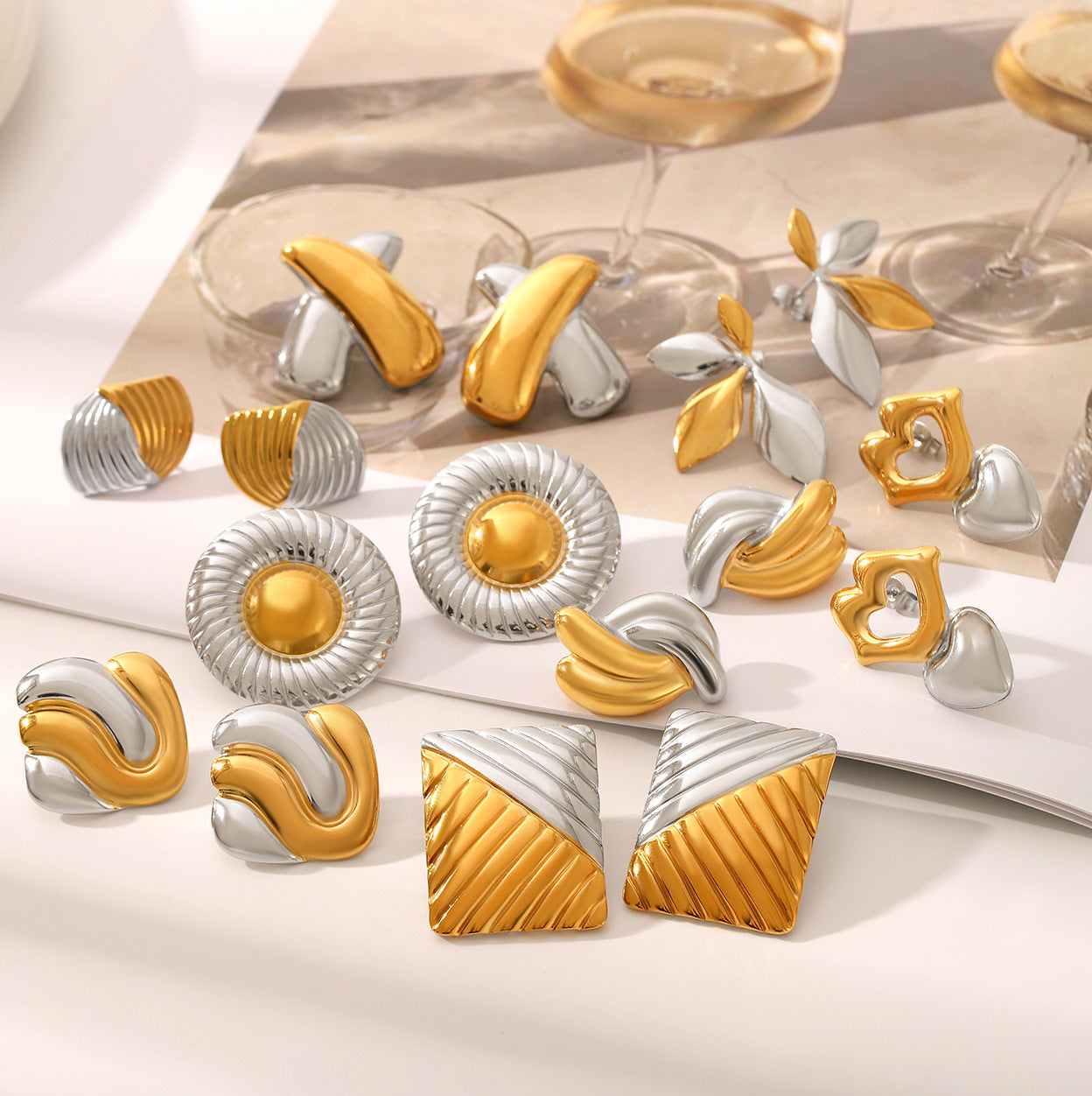 Wholesale Titanium steel earrings gold and silver color matching heart-shaped leaf earrings