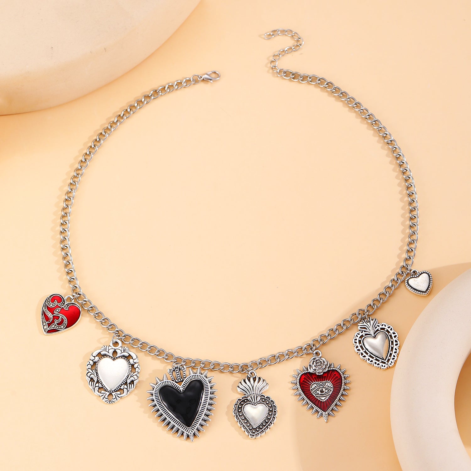 Wholesale Retro Religious Sacred Heart Pendant Necklace Heart Shape Alloy Electroplated Design Trendy Jewelry Gift For Women Boutique Resale