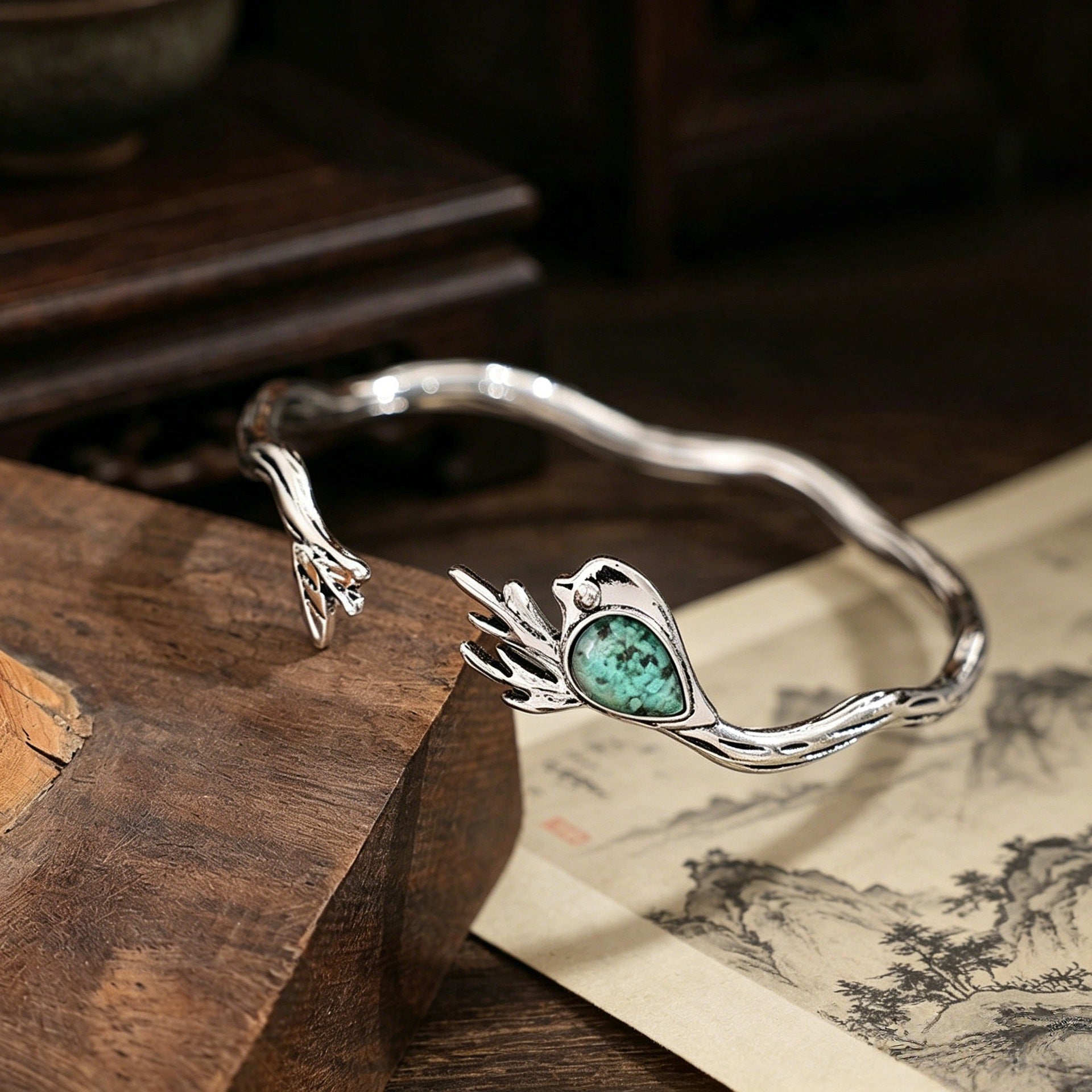 Wholesale Electroplated Alloy Open Bangle Bracelet With French Bird Design Minimalist Chic Everyday Jewelry Gift