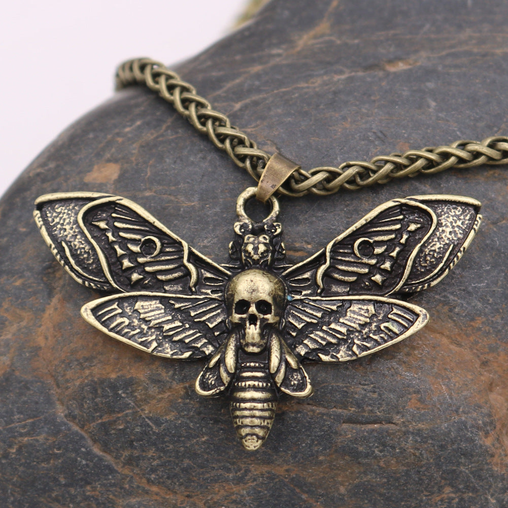 Wholesale Vintage Moth Metal Necklaces ACC-NE-Hongg005