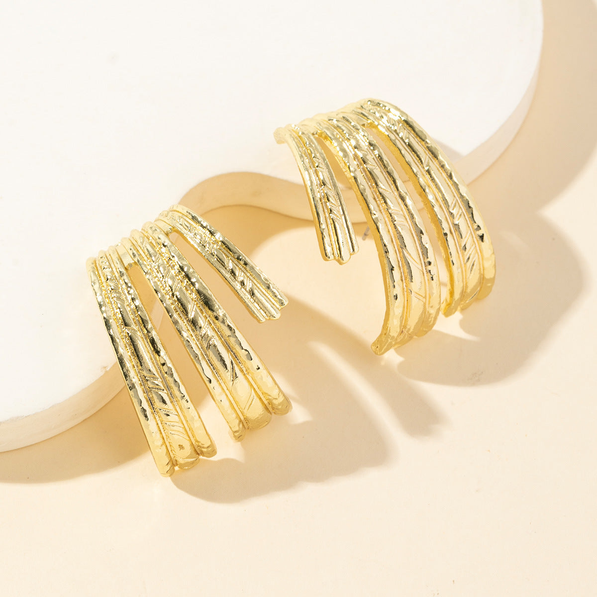 Wholesale metal pleated earrings exaggerated irregular geometric C- shaped stripe earrings