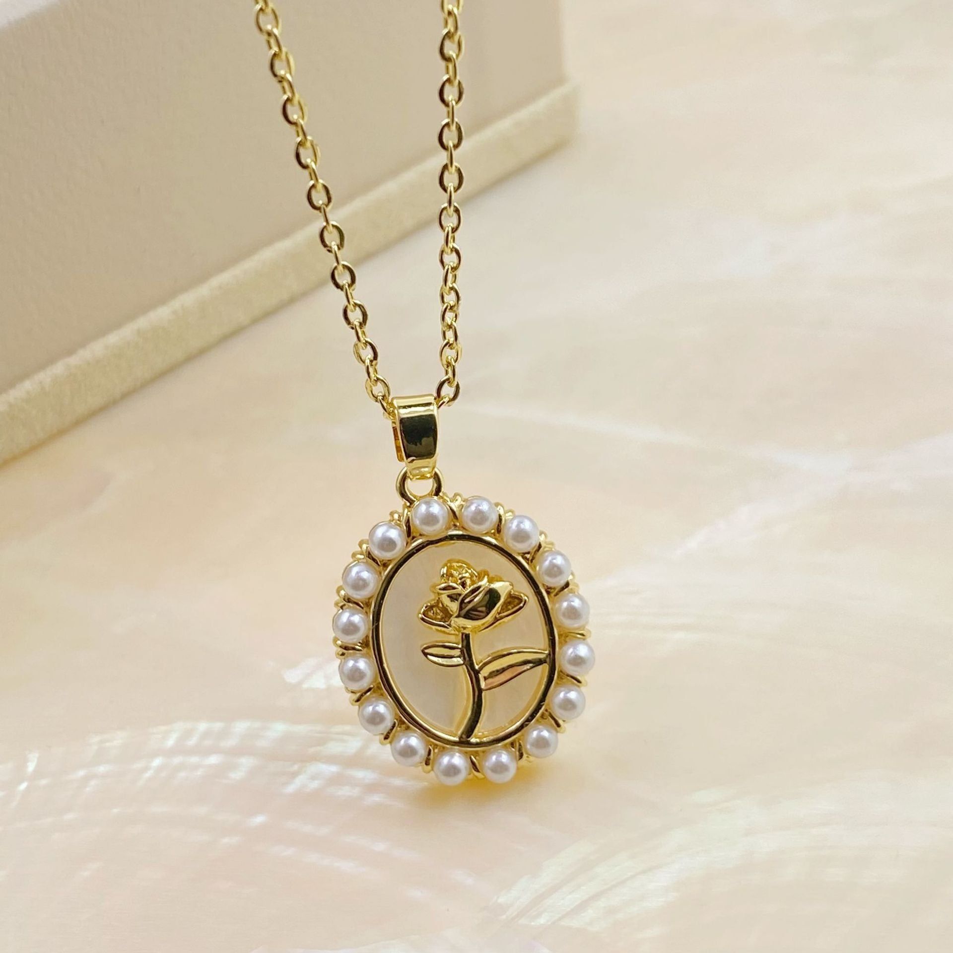 Wholesale Flower Diamond Pearl Necklace