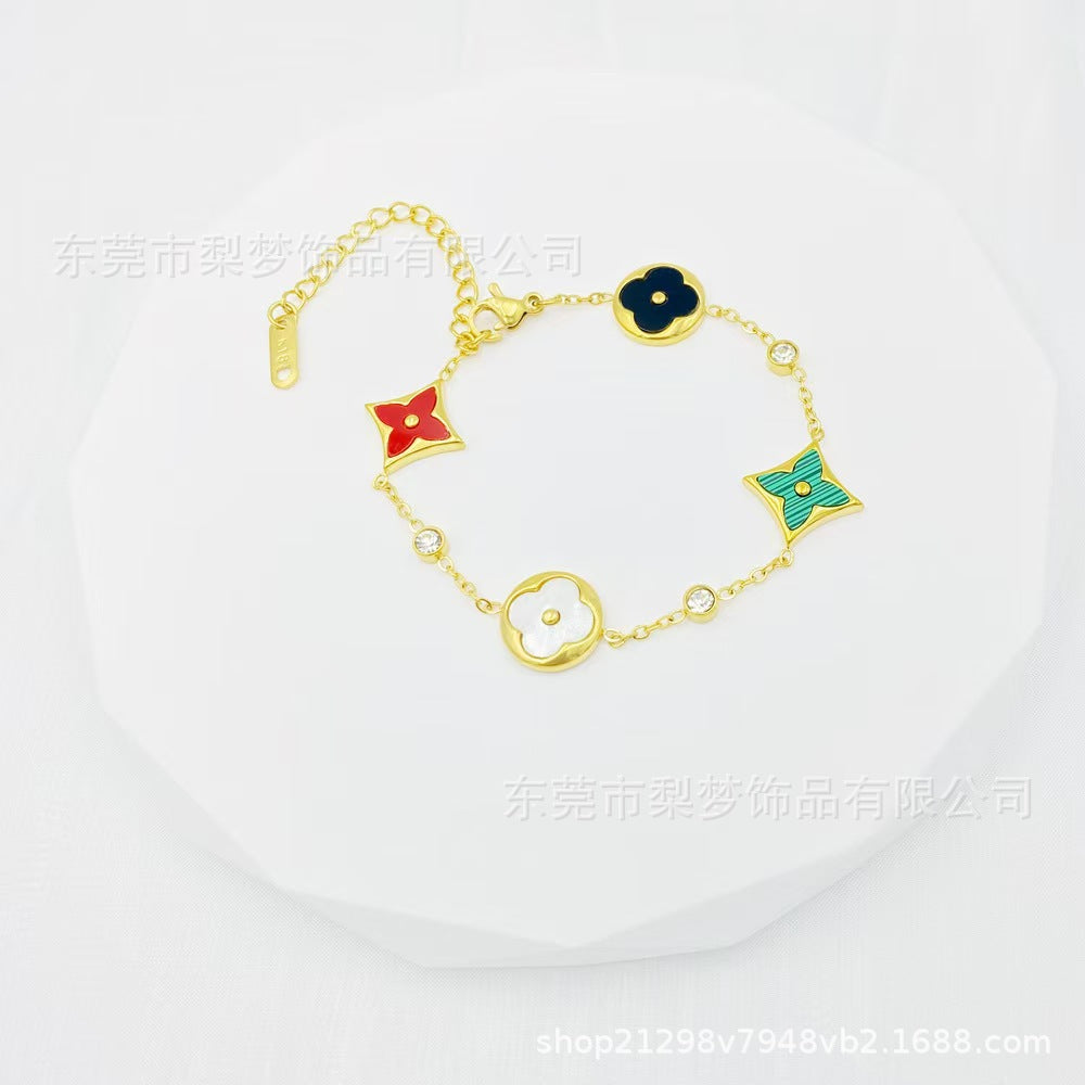 Wholesale Four-Leaf Clover Titanium Steel Bracelet,  18K Gold Plated Fashion Accessory,  Everyday Wear Gift for Women