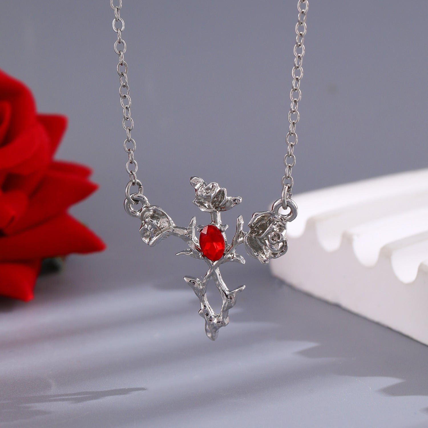 Wholesale Love Rose Necklace  Flower Heart-shaped Clavicle Chain