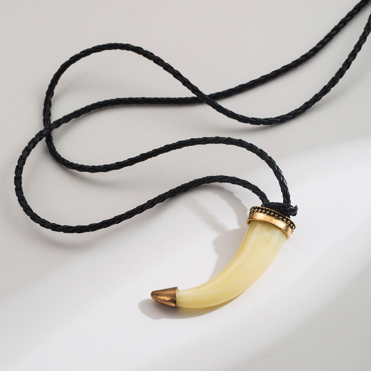 Wholesale  trend personality exaggerated resin horn pendant braided rope long necklace
