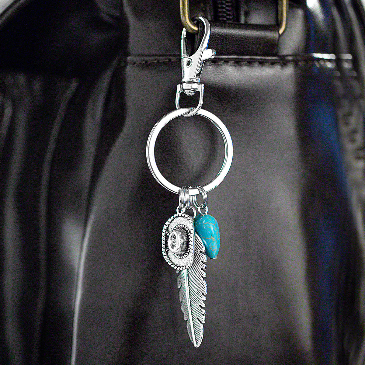 Wholesale Retro Western style pendant with bull head keychain