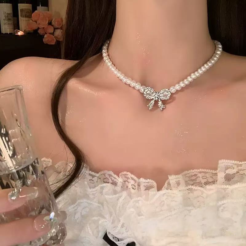 Wholesale French Style Glass Pearl Bowknot Necklace Trendy Handmade Collarbone Chain For Party Dress Jewelry Accessory
