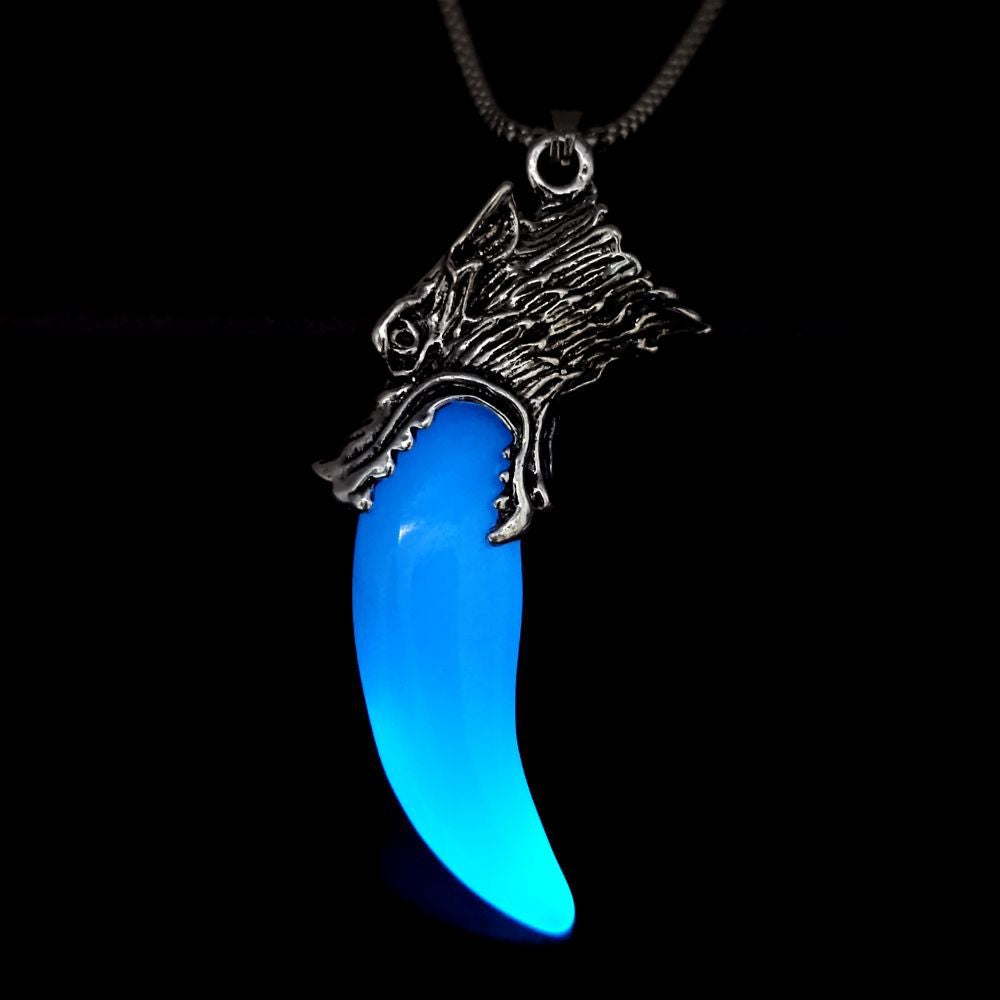 Wholesale Luminous large wolf tooth vintage inlaid wolf head men' s pendant