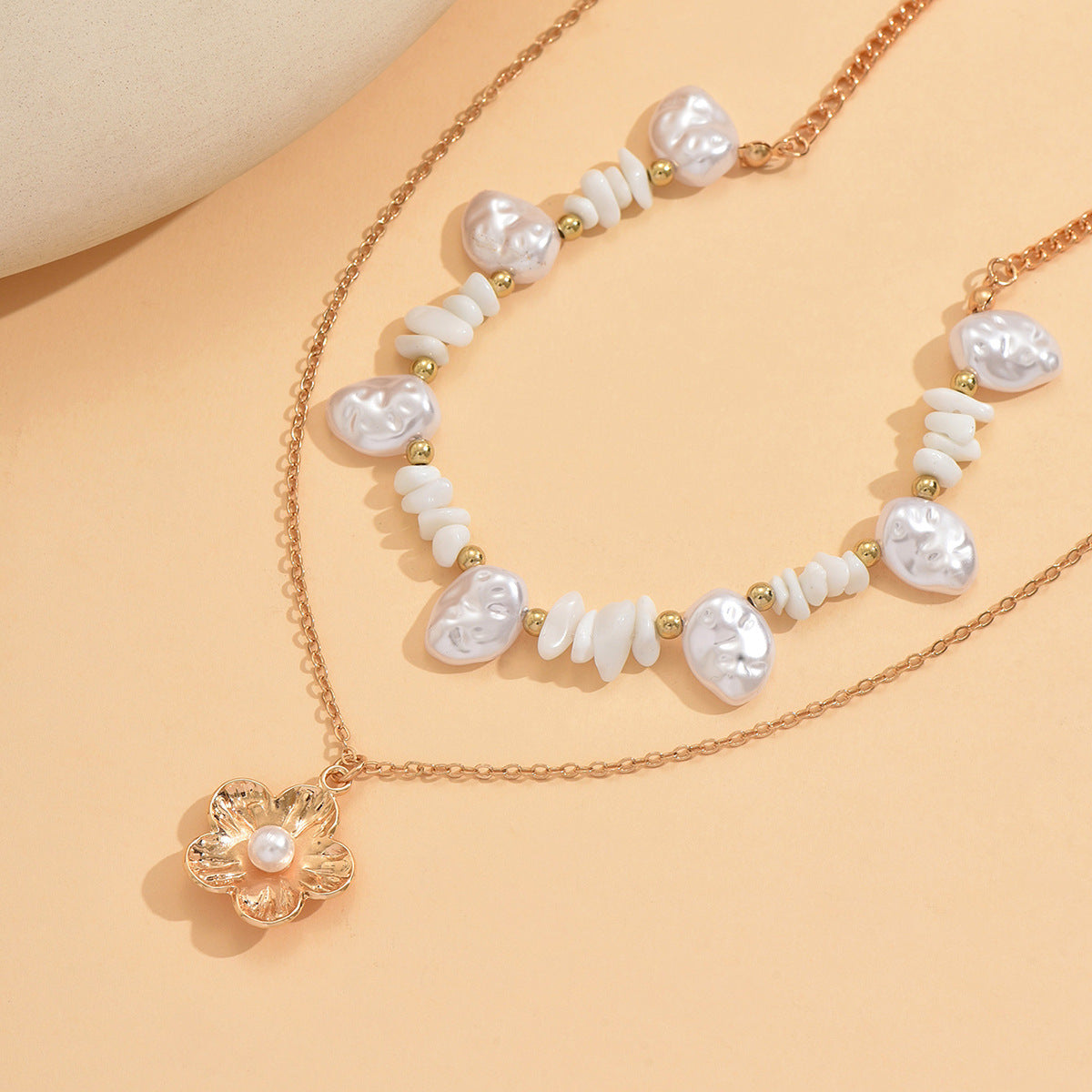 Wholesale Baroque-style irregular  and stone clavicle chain necklace