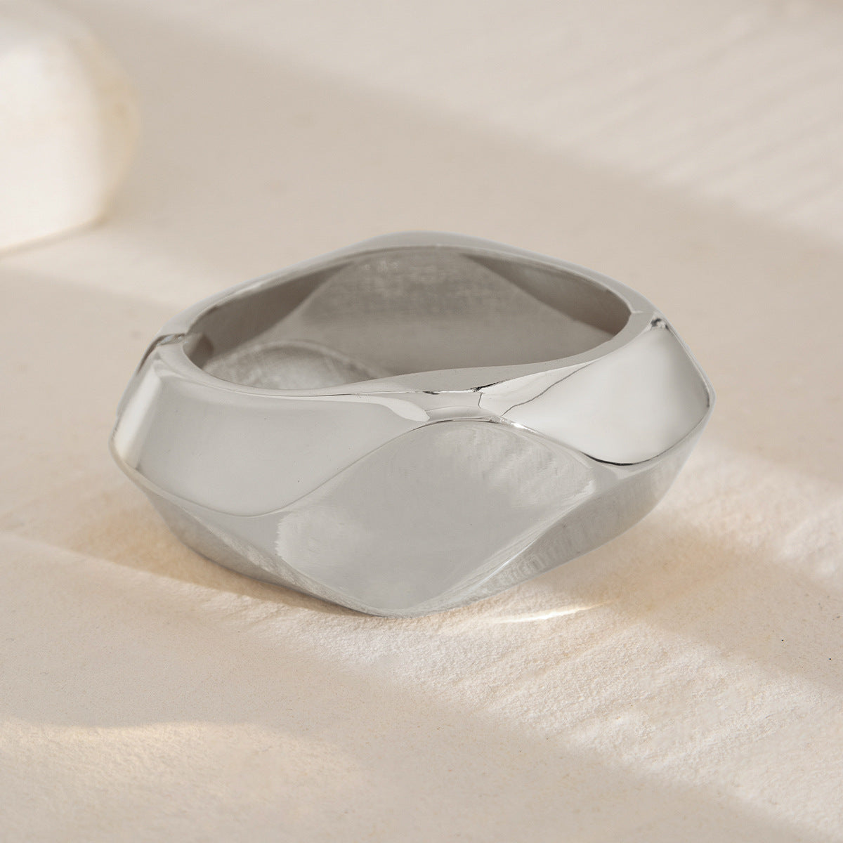 Wholesale Oval arc irregular alloy smooth bracelet set