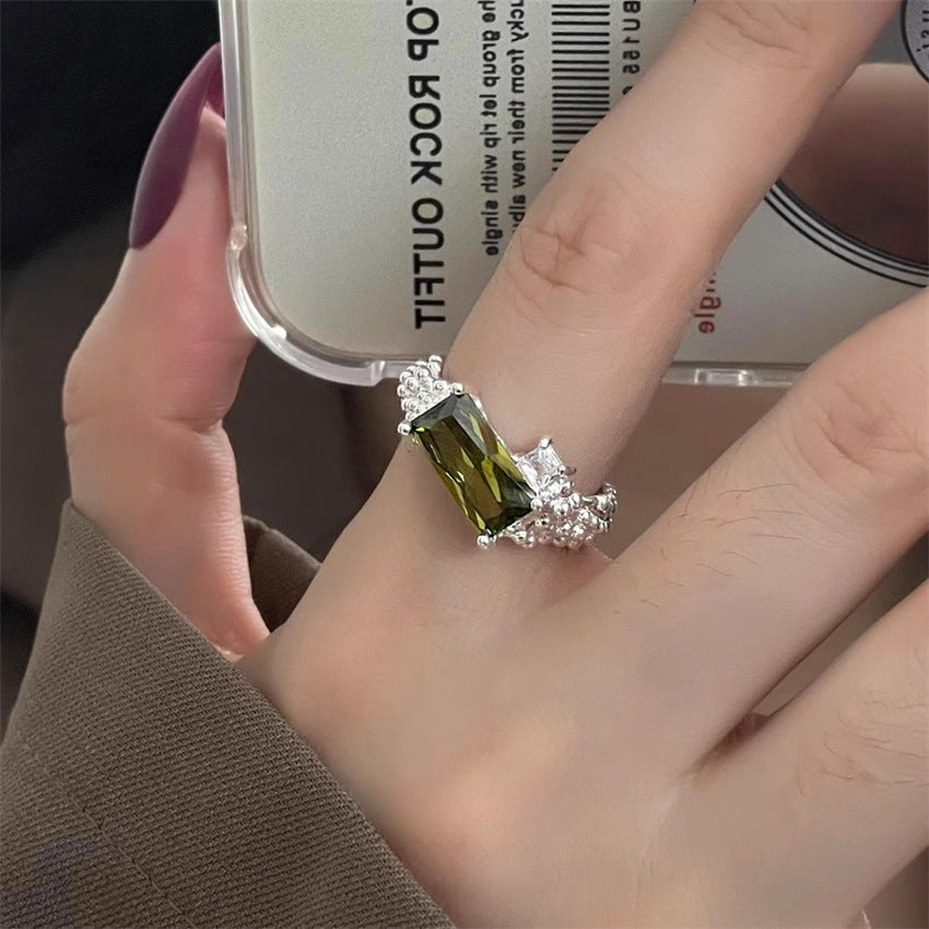 Wholesale Copper Electroplated Olive Green Zircon Ring French Retro Geometric Design Fashion Jewelry for Women