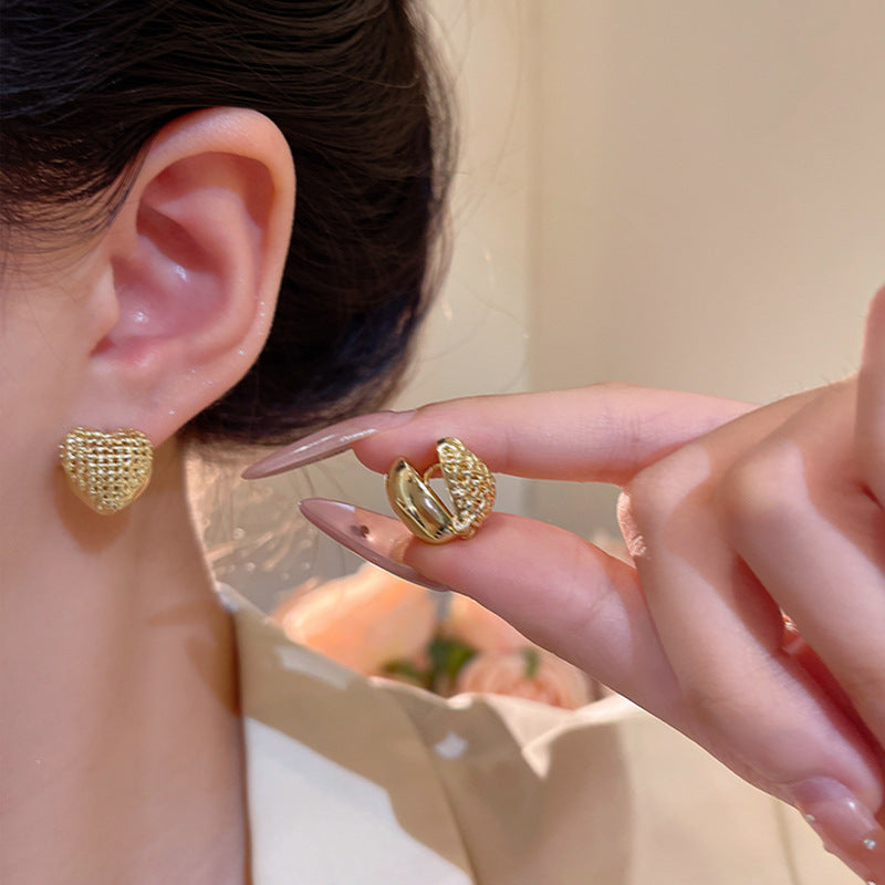 Wholesale  Heart-Shaped Hollow Stud Earrings