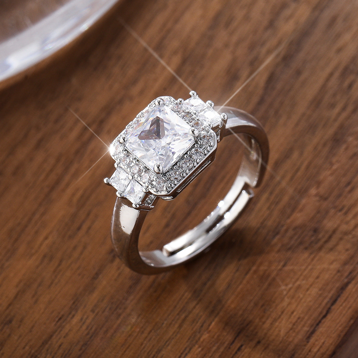 Wholesale Square zircon wedding ring round