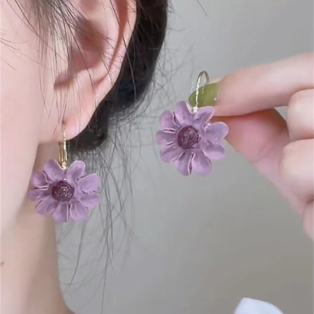 Wholesale zinc alloy purple flower stud earrings