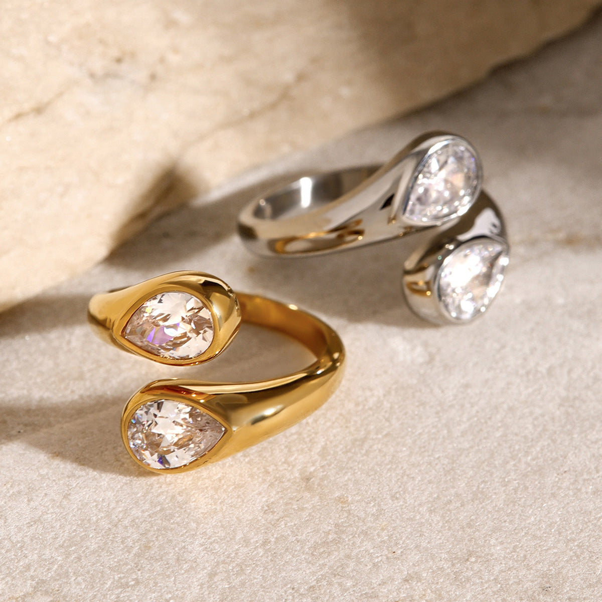 Wholesale does not fade 18k gold stainless steel drop-shaped staggered opening ring