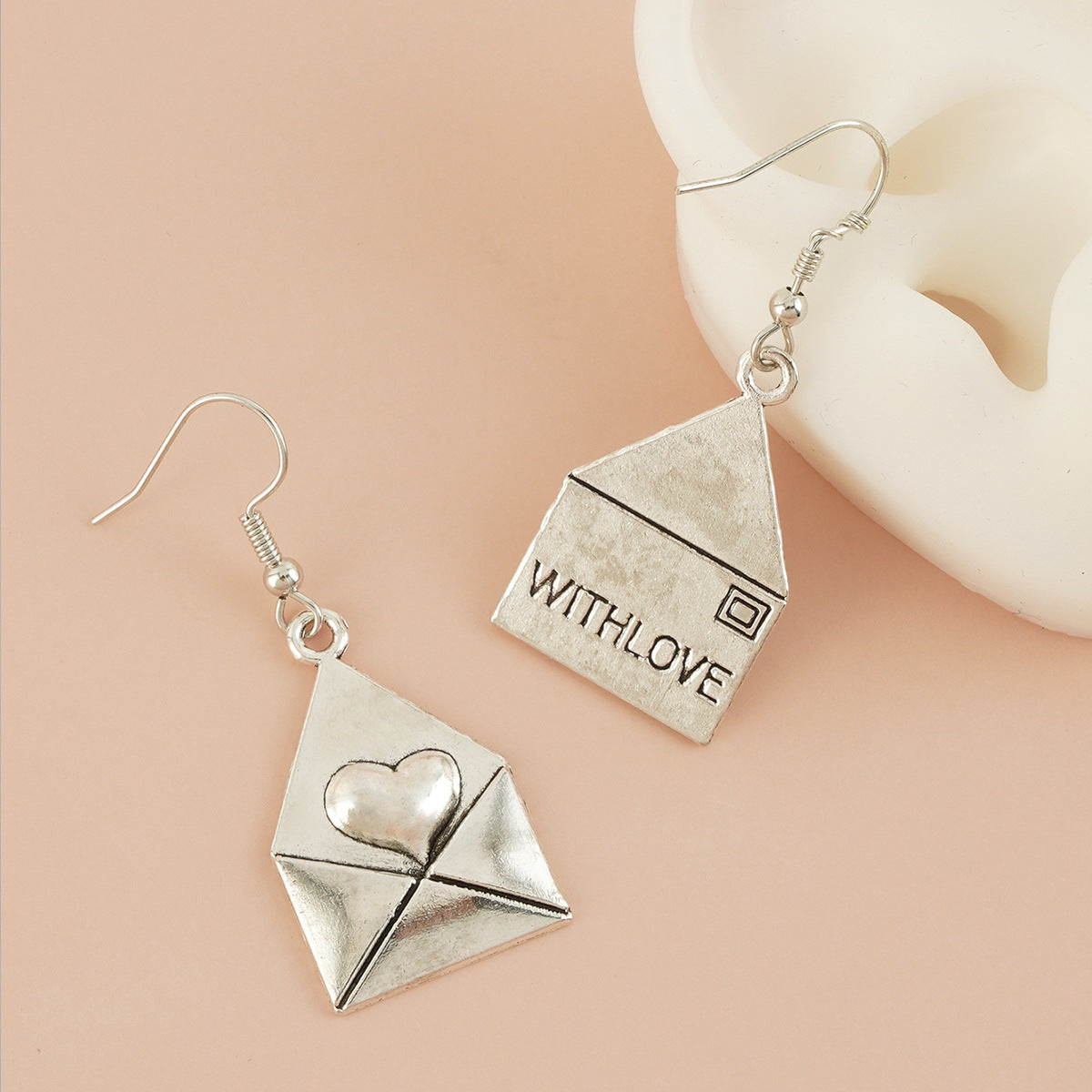 Wholesale 2PCS Zinc alloy heart-shaped envelope earrings