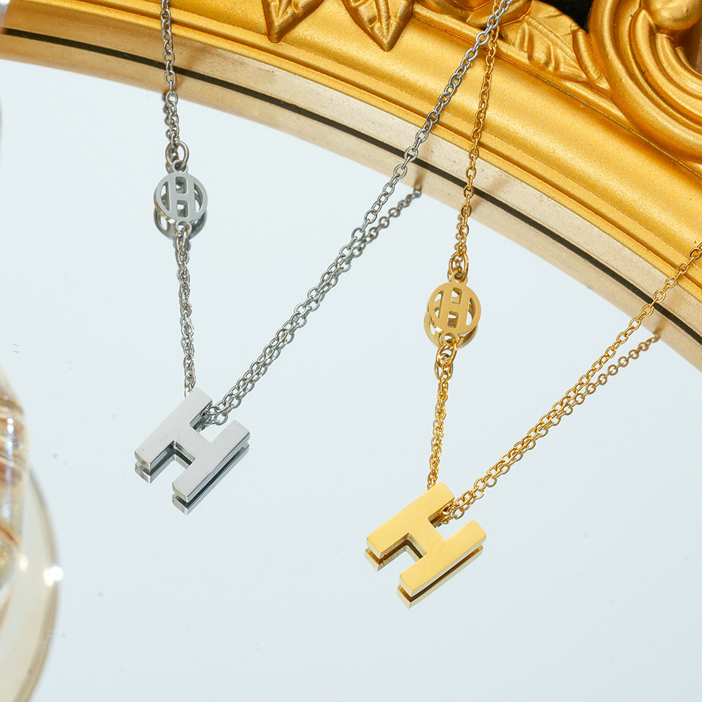 Wholesale Fashion Letter H Titanium Steel Necklace,  Electroplated Clavicle Chain,  Boutique Resale Jewelry Accessory