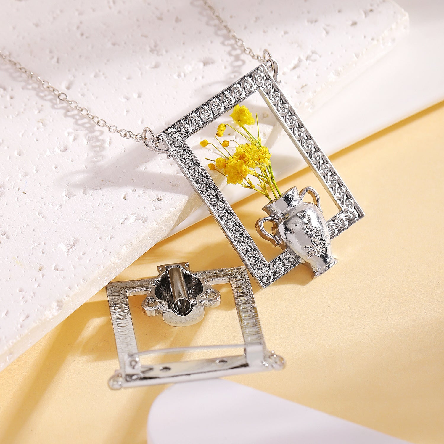 Wholesale Trendy Vintage Vase Shaped Pendant Necklace Alloy Floral Insert Design Fashion Jewelry Accessory Gift Idea