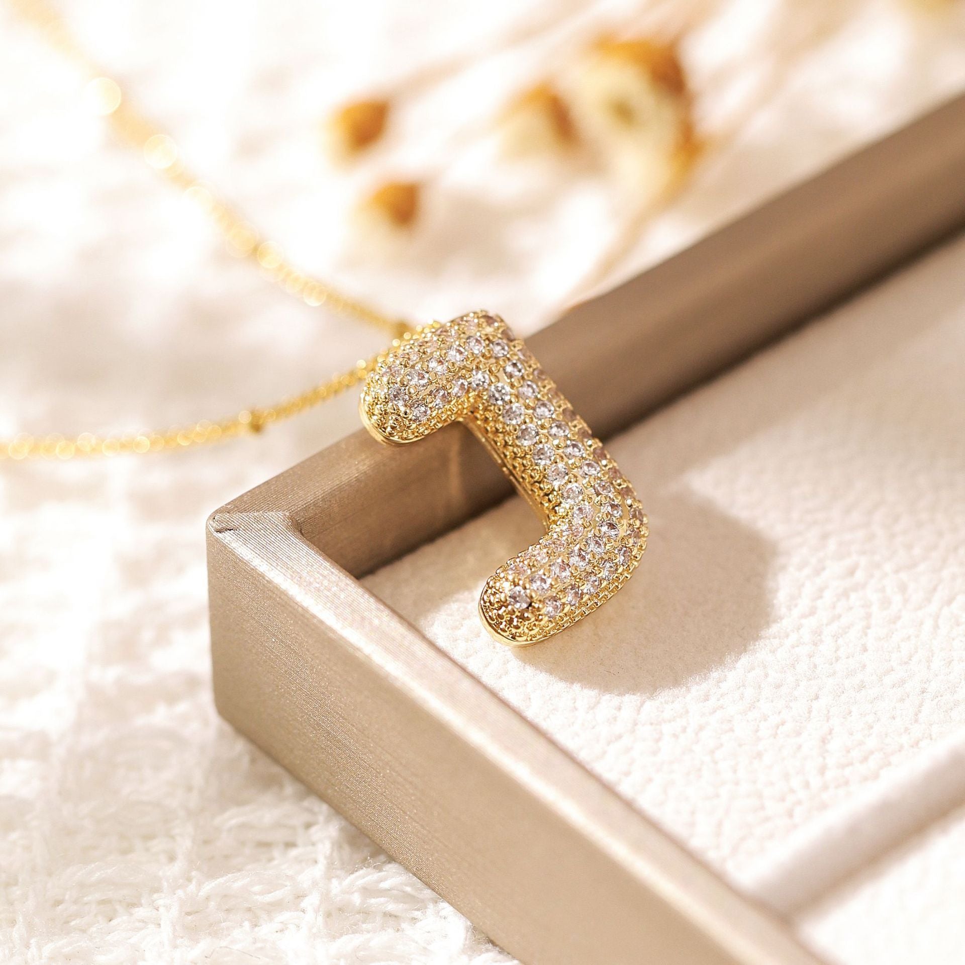 Wholesale Copper Gold Plated Zircon Clavicle Chain Birthday Balloon Letter Necklace ACC-NE-MeiWeite004