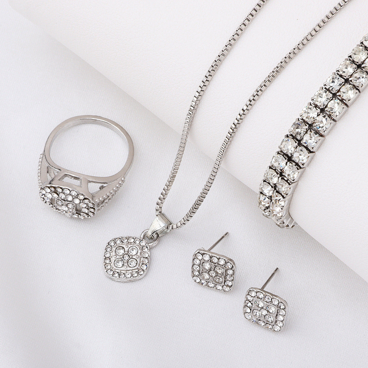 Wholesale light luxury diamond geometric necklace ring earring 4-piece set  jewelry set
