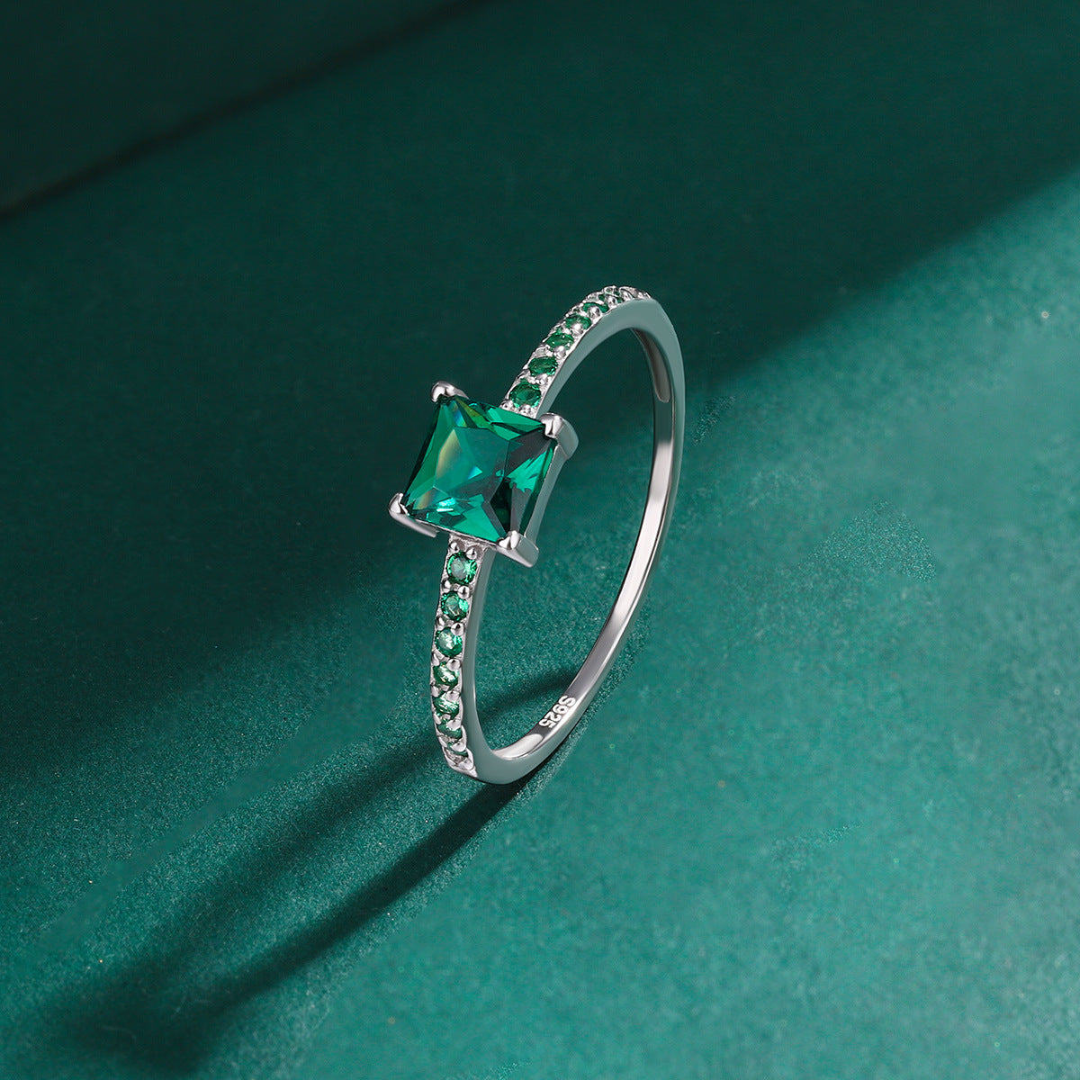 Wholesale S925 sterling silver colored zircon inlaid light luxury ring