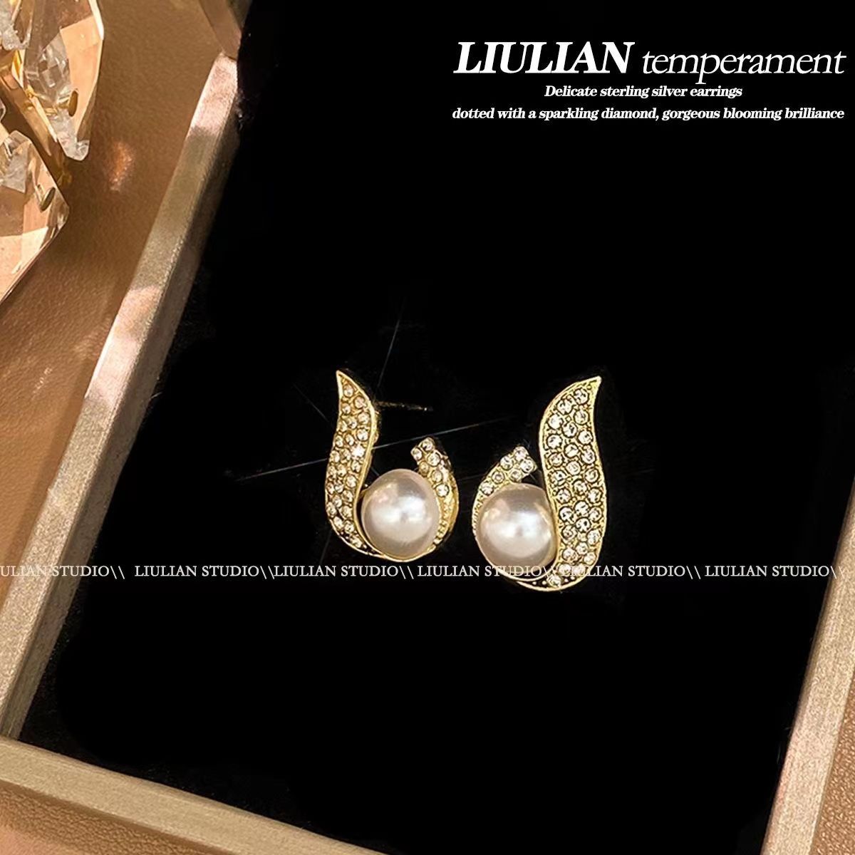 Wholesale Trendy Light Luxury Pearl Earrings Alloy Electroplated