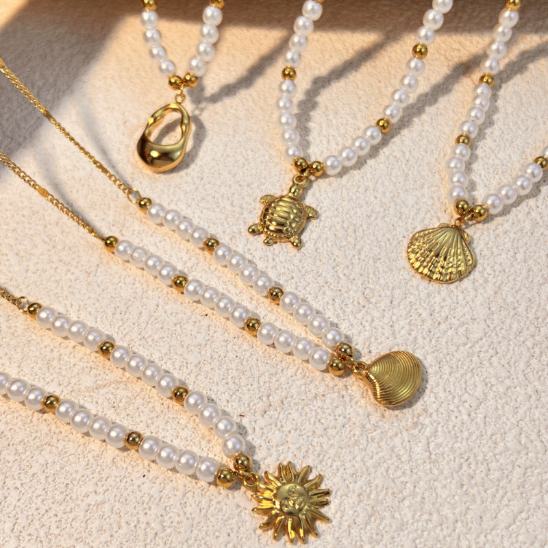 Wholesale stainless steel pearl shell necklace niche high sense beaded clavicle chain titanium steel jewelry