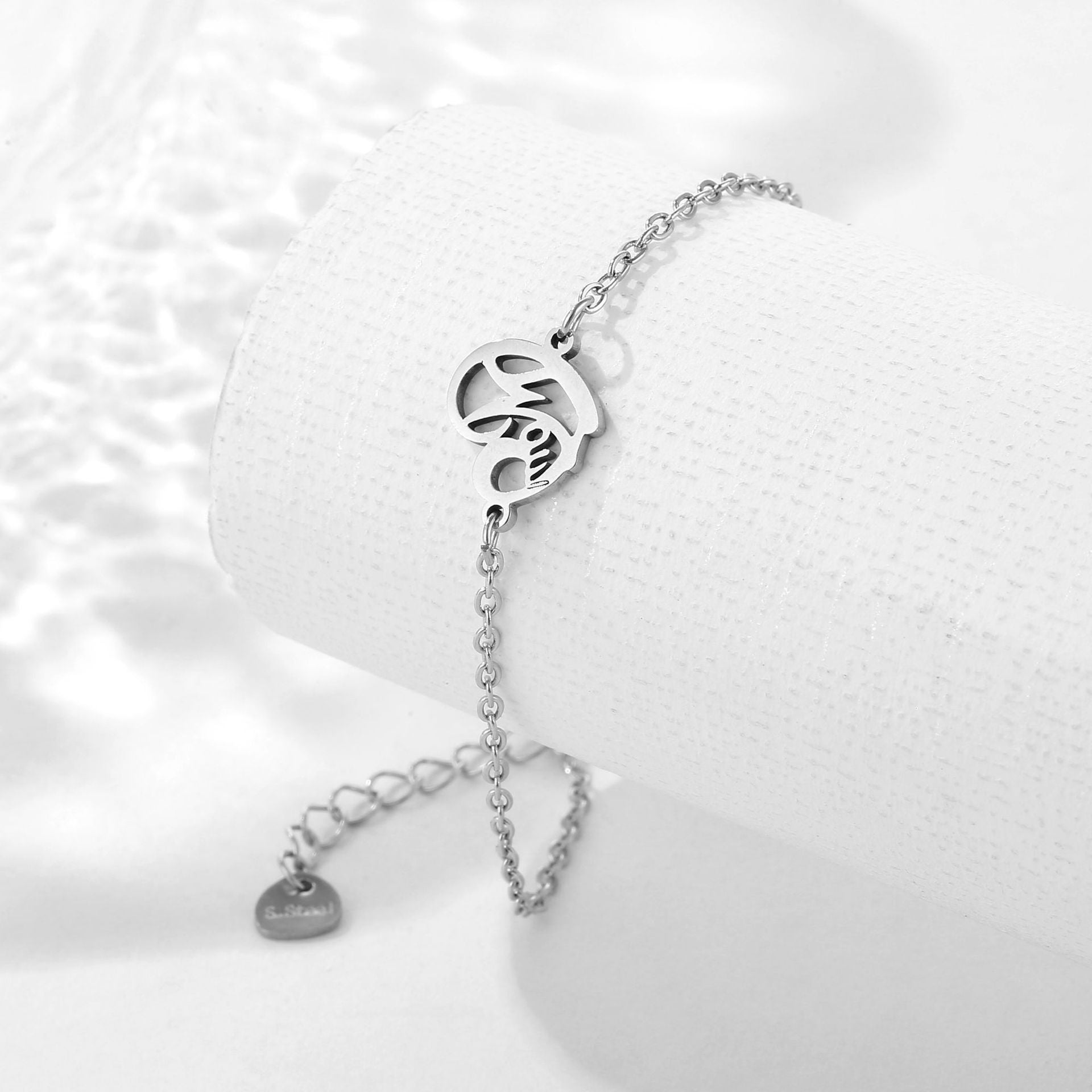 Wholesale Titanium Steel Heart Shaped Hollow MOM Stainless Steel Bracelet ACC-BT-MinM003