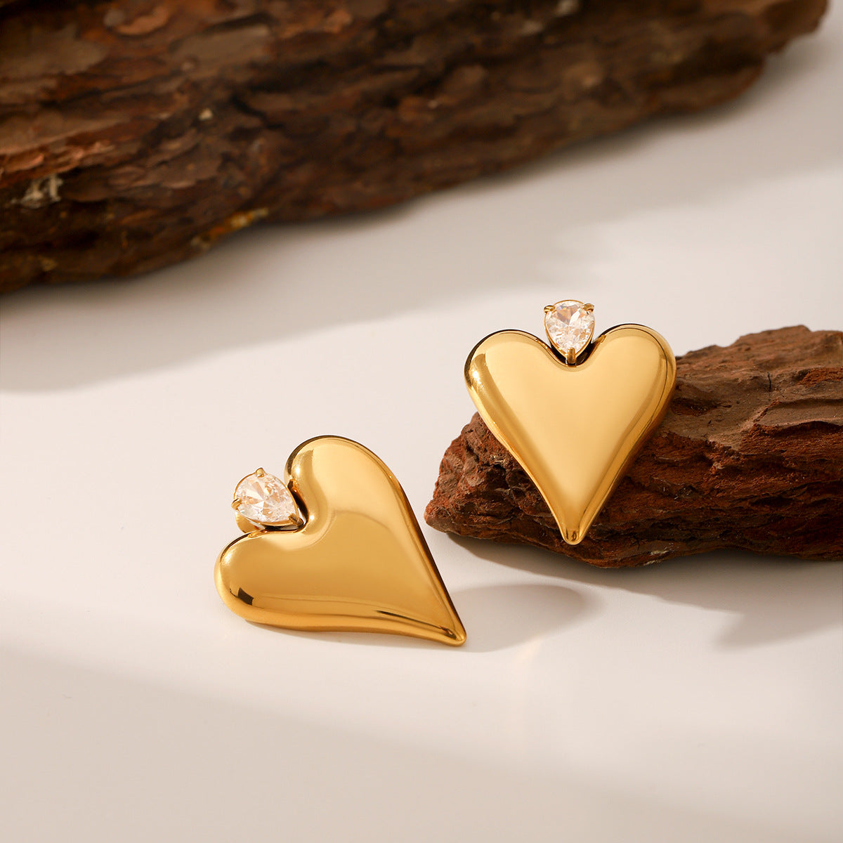 Wholesale  retro stainless steel heart-shaped earrings